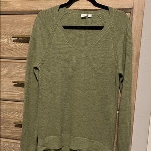 GAP Sage Green Knit Sweater V Neck Size M